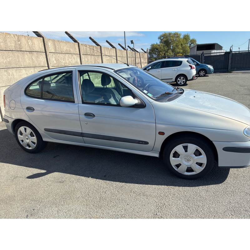RENAULT MEGANE 1 PHASE 2 1.9 DCI - 8V TURBO Photo n°7