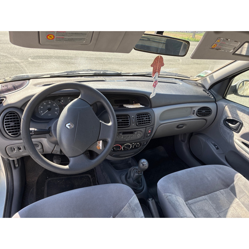 RENAULT MEGANE 1 PHASE 2 1.9 DCI - 8V TURBO Photo n°14