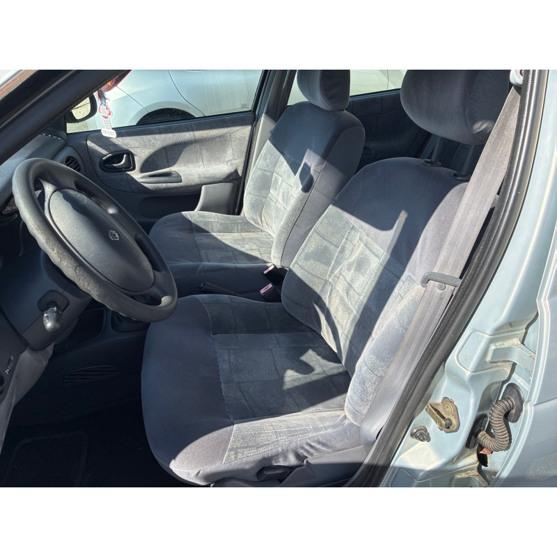 RENAULT MEGANE 1 PHASE 2 1.9 DCI - 8V TURBO Photo n°16