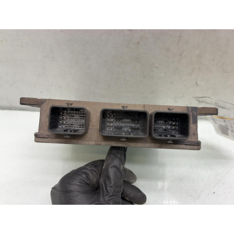 Calculateur moteur RENAULT CLIO 2 CAMPUS Photo n°3