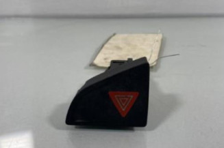Bouton de warning CITROEN C5 2 Photo n°1