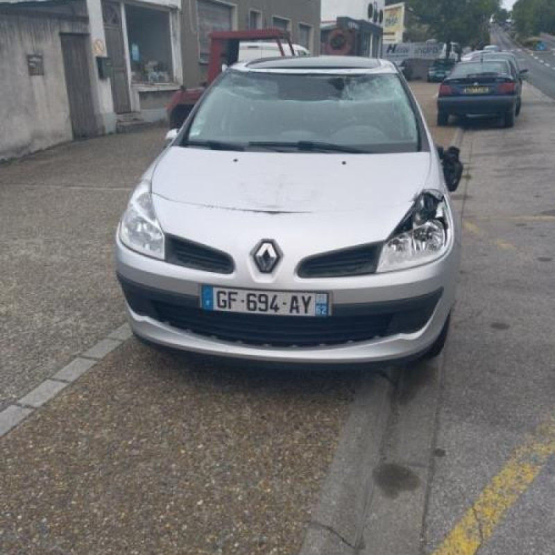 Pretensionneur de ceinture avant droit RENAULT CLIO 3 Photo n°4