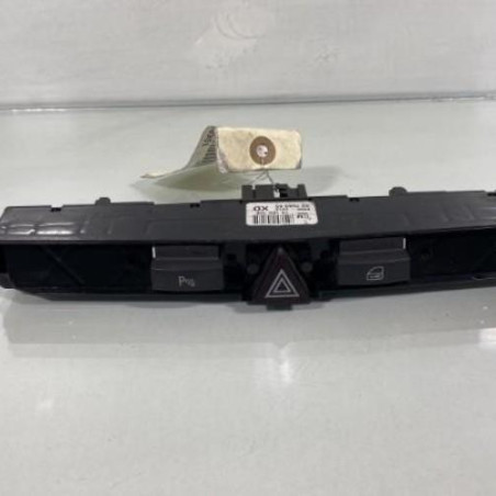 Bouton de warning OPEL ZAFIRA B Photo n°1