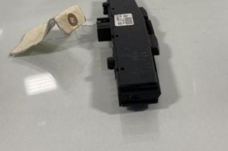 Bouton de warning OPEL ZAFIRA B