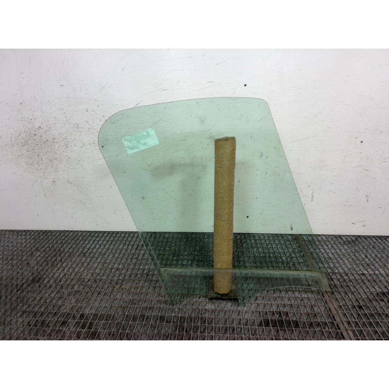 Vitre avant gauche RENAULT TRAFIC 3 COURT Photo n°4