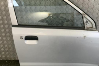 Porte avant droit SUZUKI ALTO 2 Photo n°1