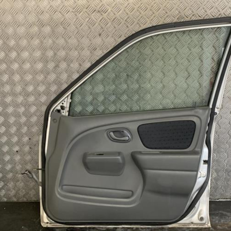 Porte avant droit SUZUKI ALTO 2 Photo n°3