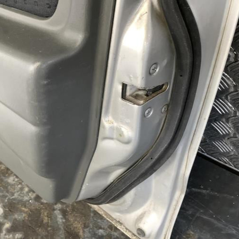Porte avant droit SUZUKI ALTO 2 Photo n°4