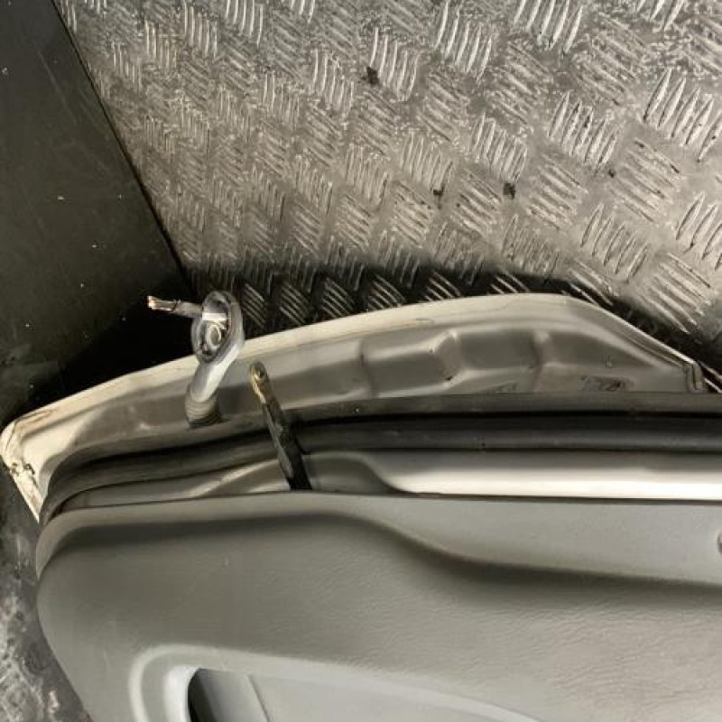 Porte avant droit SUZUKI ALTO 2 Photo n°5