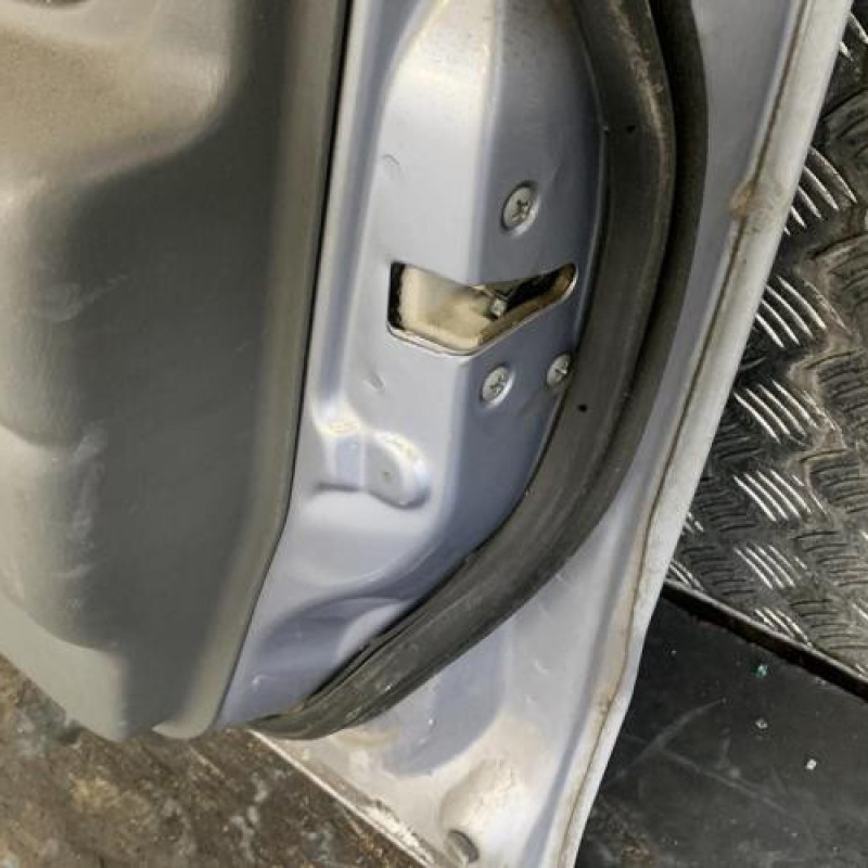 Porte avant droit SUZUKI ALTO 2 Photo n°3