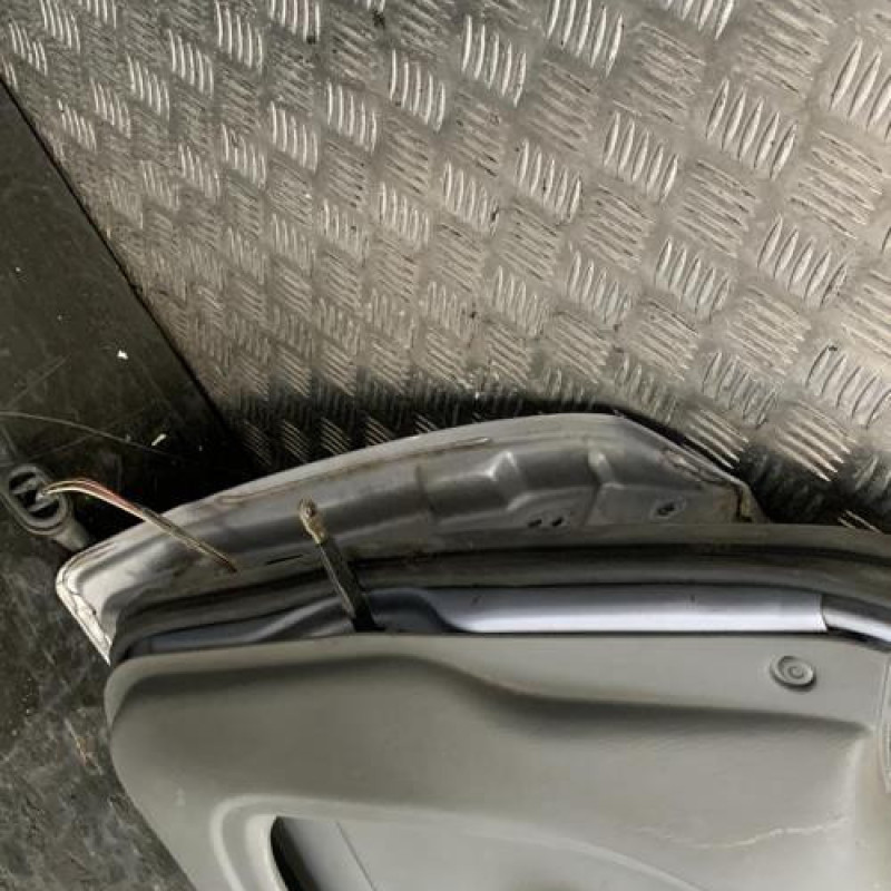 Porte avant droit SUZUKI ALTO 2 Photo n°4