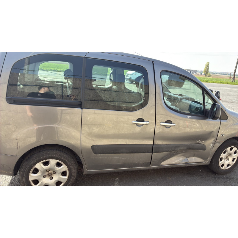 Antenne PEUGEOT PARTNER 2 Photo n°11
