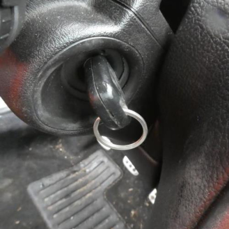 Pretensionneur de ceinture avant droit PEUGEOT 206 Photo n°13