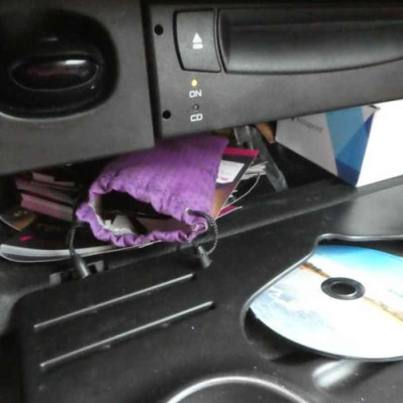 Pretensionneur de ceinture avant droit PEUGEOT 206 Photo n°14