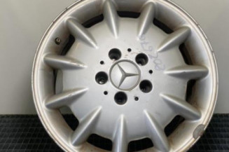 Jante MERCEDES CLASSE E 210 Photo n°1