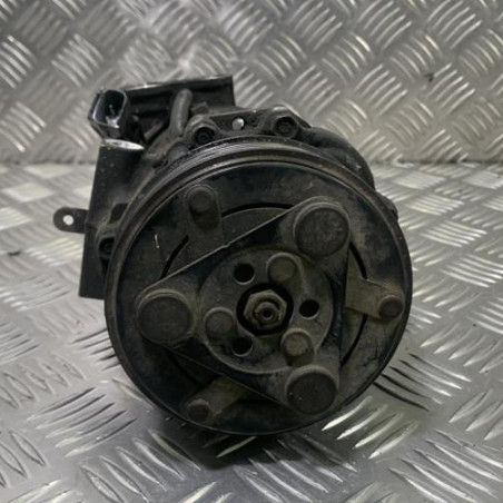 Compresseur clim FIAT GRANDE PUNTO Photo n°1