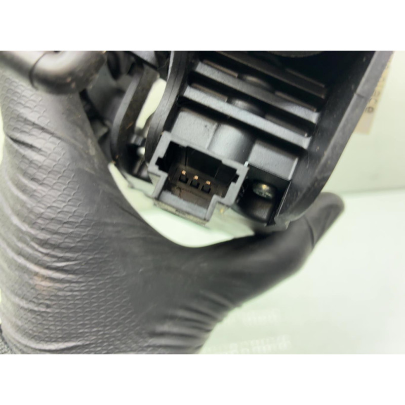 Moteur essuie glace arriere PEUGEOT 206 Photo n°4