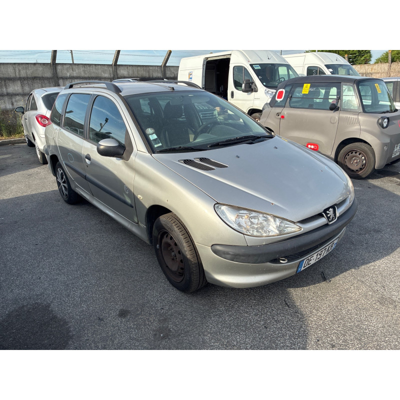 Boitier filtre a air PEUGEOT 206 Photo n°6