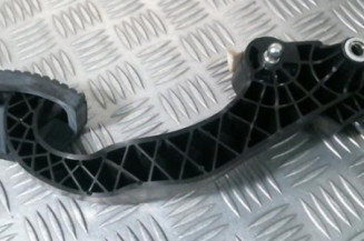 Pedale d'embrayage PEUGEOT 2008 1