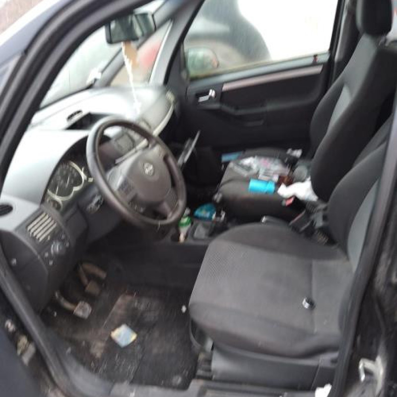 Pretensionneur de ceinture avant gauche OPEL MERIVA A Photo n°11