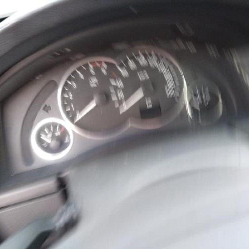 Pretensionneur de ceinture avant gauche OPEL MERIVA A Photo n°13