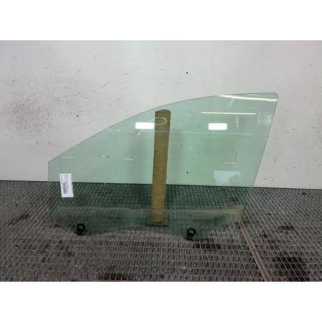 Vitre avant gauche RENAULT CLIO 3 Photo n°1