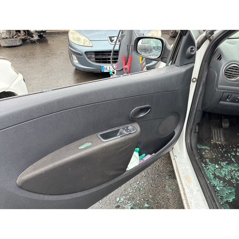 Feu arriere principal droit (feux) RENAULT CLIO 3 Photo n°18