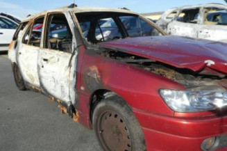 Face avant PEUGEOT 306