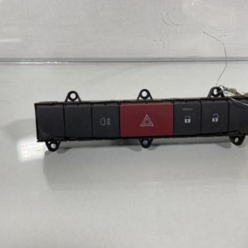 Bouton de warning PEUGEOT BOXER 3 Photo n°1