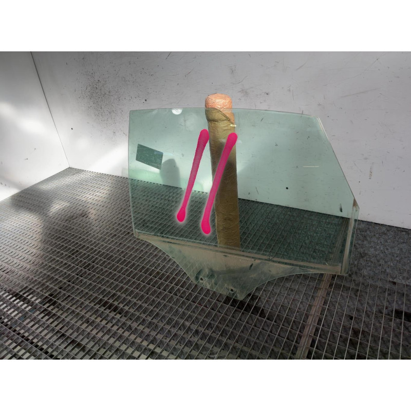 Vitre arriere gauche AUDI A1 1 Photo n°3