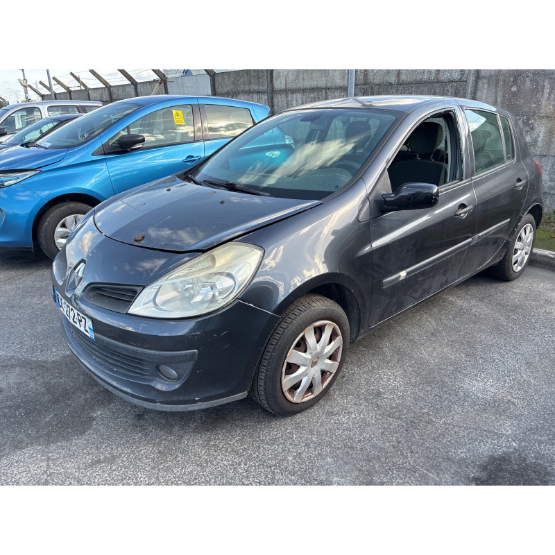 RENAULT CLIO 3 PHASE 1 1.5 DCI - 8V TURBO Photo n°6