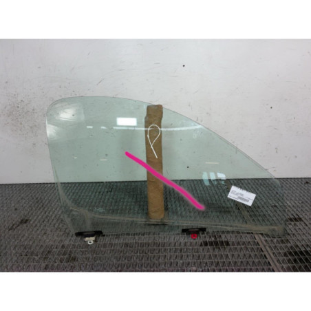 Vitre avant droit TOYOTA YARIS VERSO Photo n°1