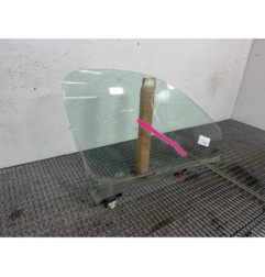 Vitre avant droit TOYOTA YARIS VERSO