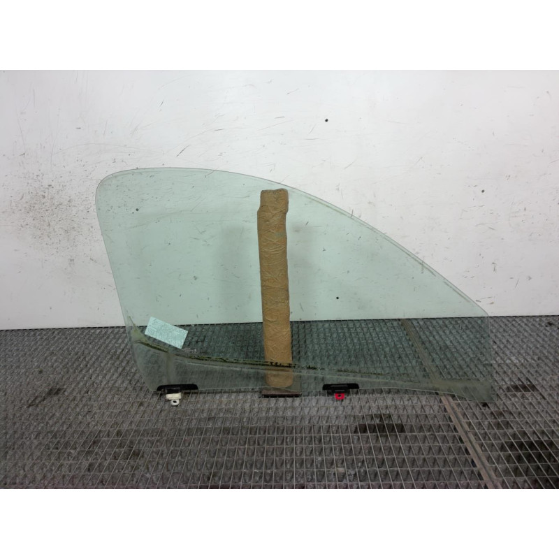 Vitre avant gauche TOYOTA YARIS VERSO Photo n°4