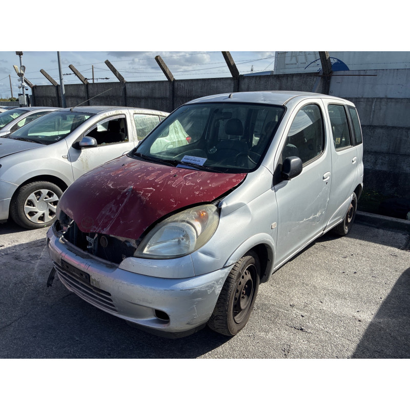 Crochet de remorquage TOYOTA YARIS VERSO Photo n°9