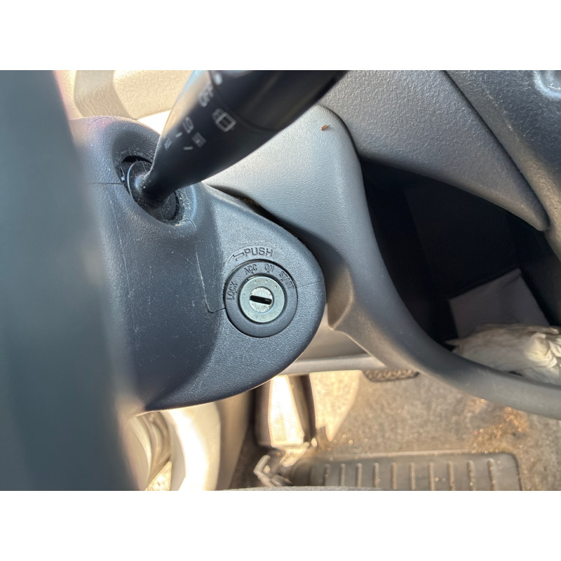 Pompe de direction TOYOTA YARIS VERSO Photo n°10