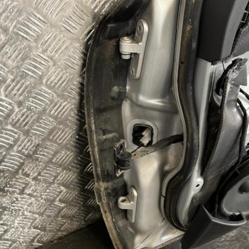 Porte avant droit MERCEDES CLASSE E 211 Photo n°6