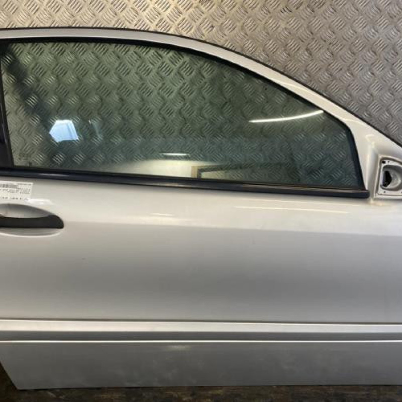 Porte avant droit MERCEDES CLASSE C 203 COUPE SPORT Photo n°1