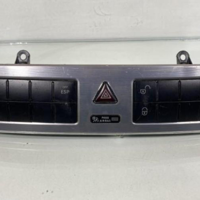 Bouton de warning MERCEDES CLASSE C 203 COUPE SPORT Photo n°1