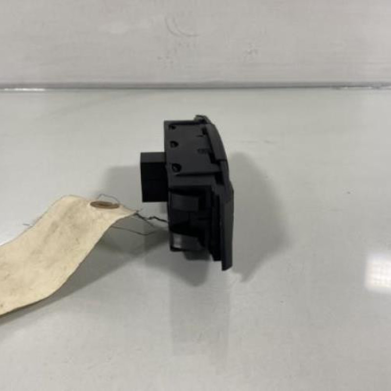 Bouton de warning FORD KA 2 Photo n°2