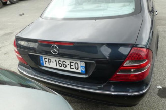 Attache ceinture avant gauche MERCEDES CLASSE E 211
