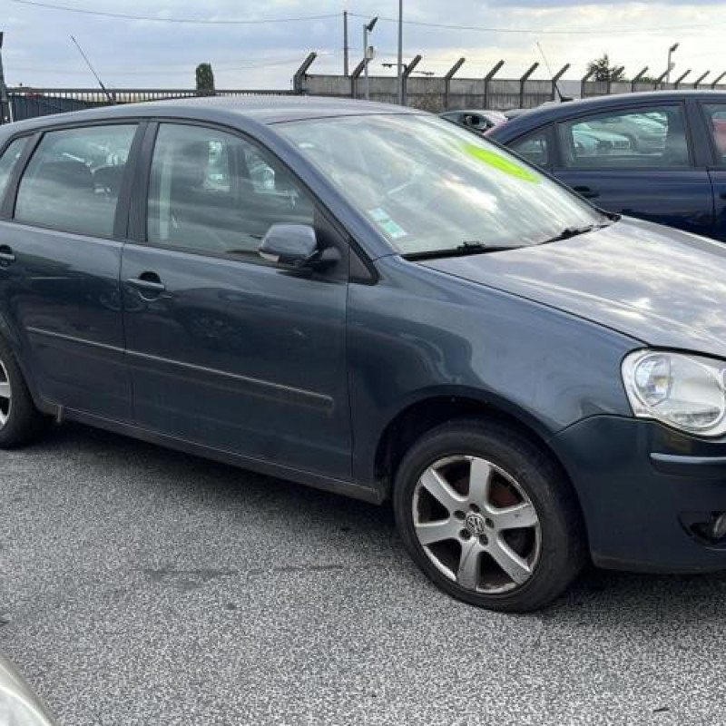 Compresseur clim VOLKSWAGEN POLO 4 Photo n°7