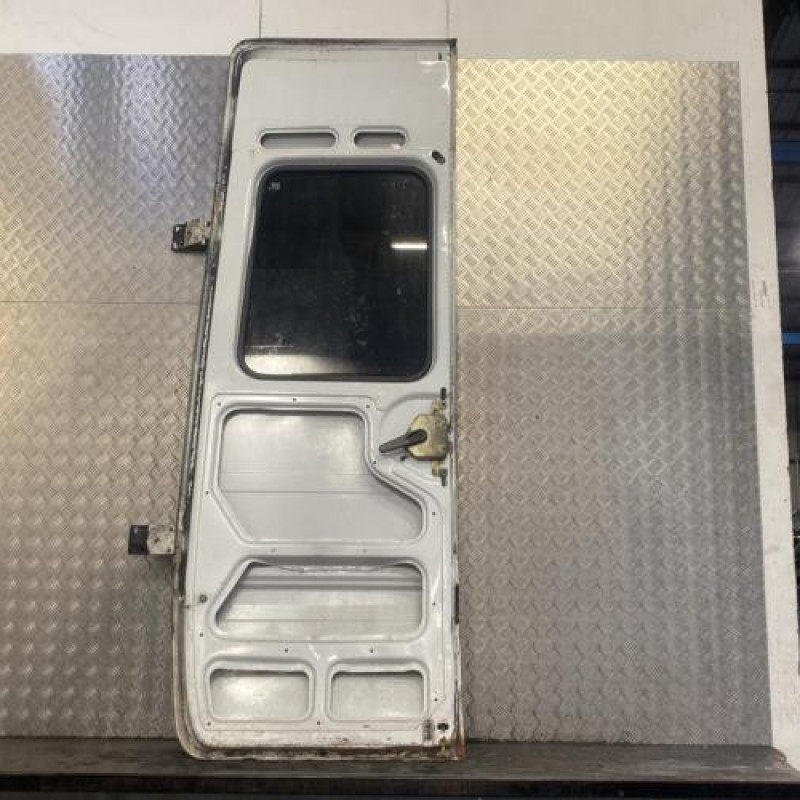 Porte de coffre droit RENAULT MASTER 1 Photo n°4