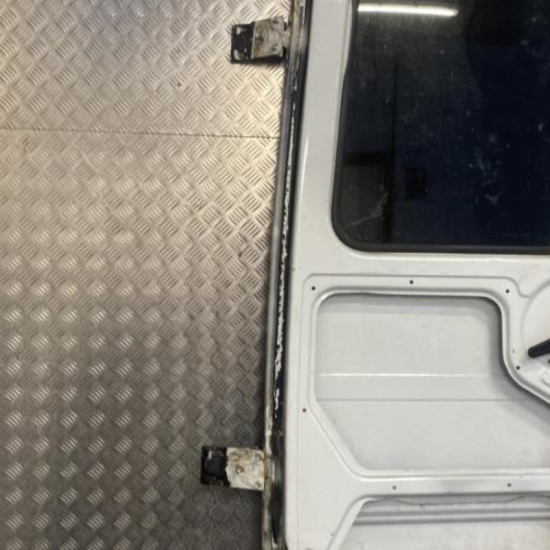 Porte de coffre droit RENAULT MASTER 1 Photo n°5