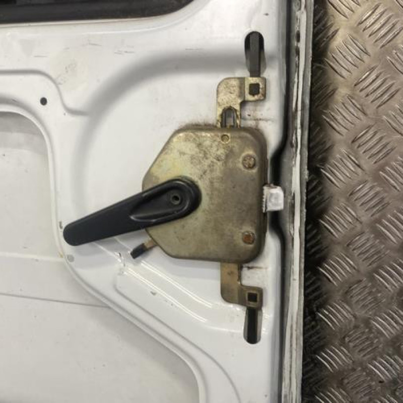 Porte de coffre droit RENAULT MASTER 1 Photo n°7