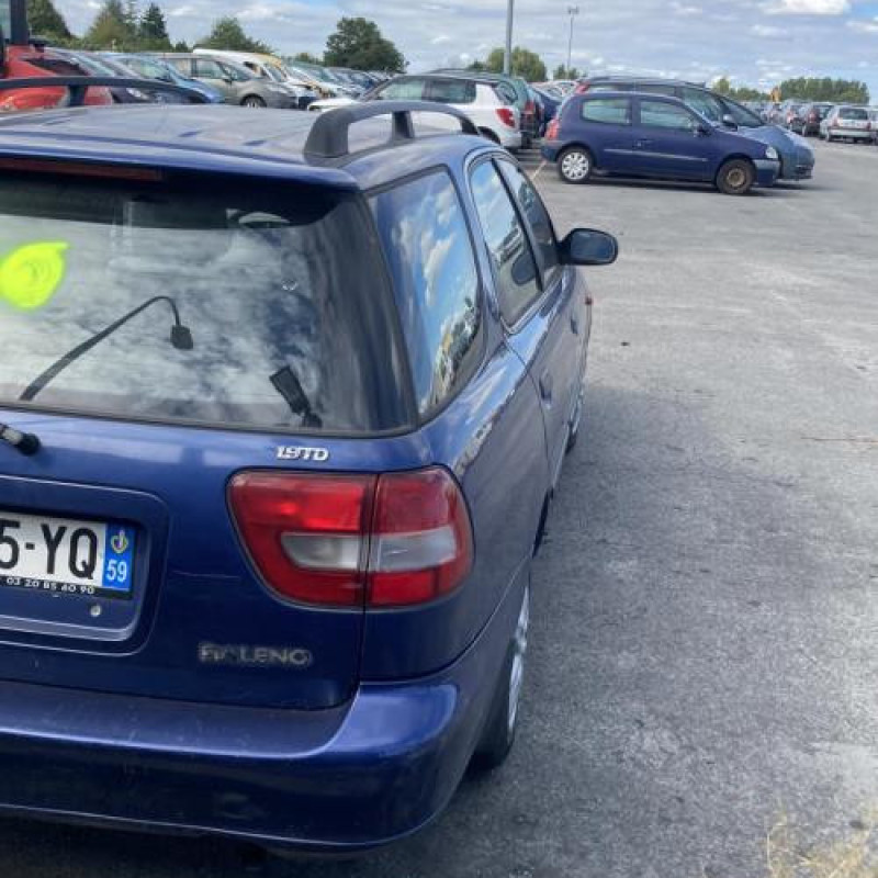 Feu arriere secondaire gauche (feux) SUZUKI BALENO 1 Photo n°6