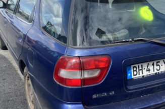 Feu arriere secondaire gauche (feux) SUZUKI BALENO 1