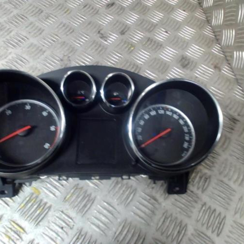 Compteur OPEL ASTRA J Photo n°1