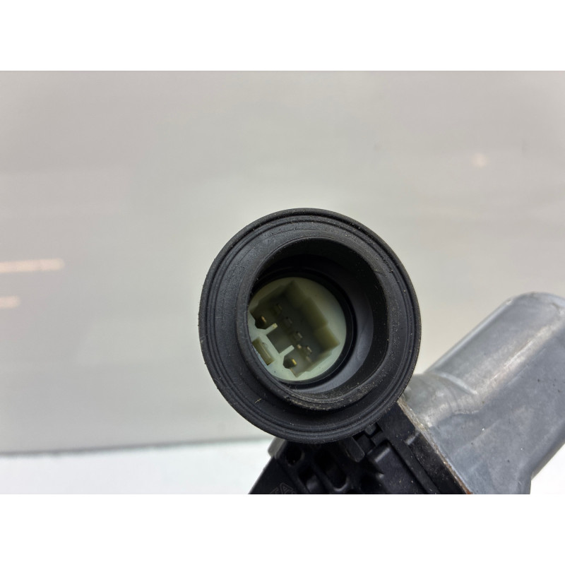 Leve vitre electrique arriere droit TOYOTA PRIUS 2 Photo n°1