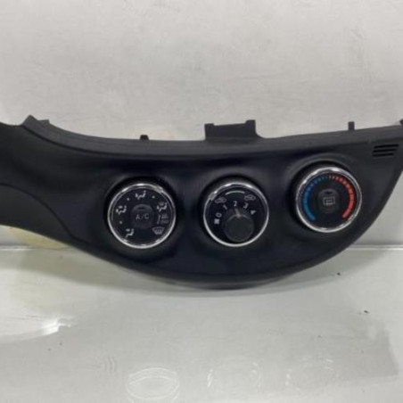 Commande chauffage TOYOTA YARIS 3 Photo n°1